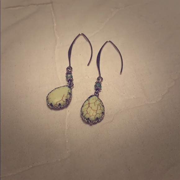 Earrings - Picture 1 of 1